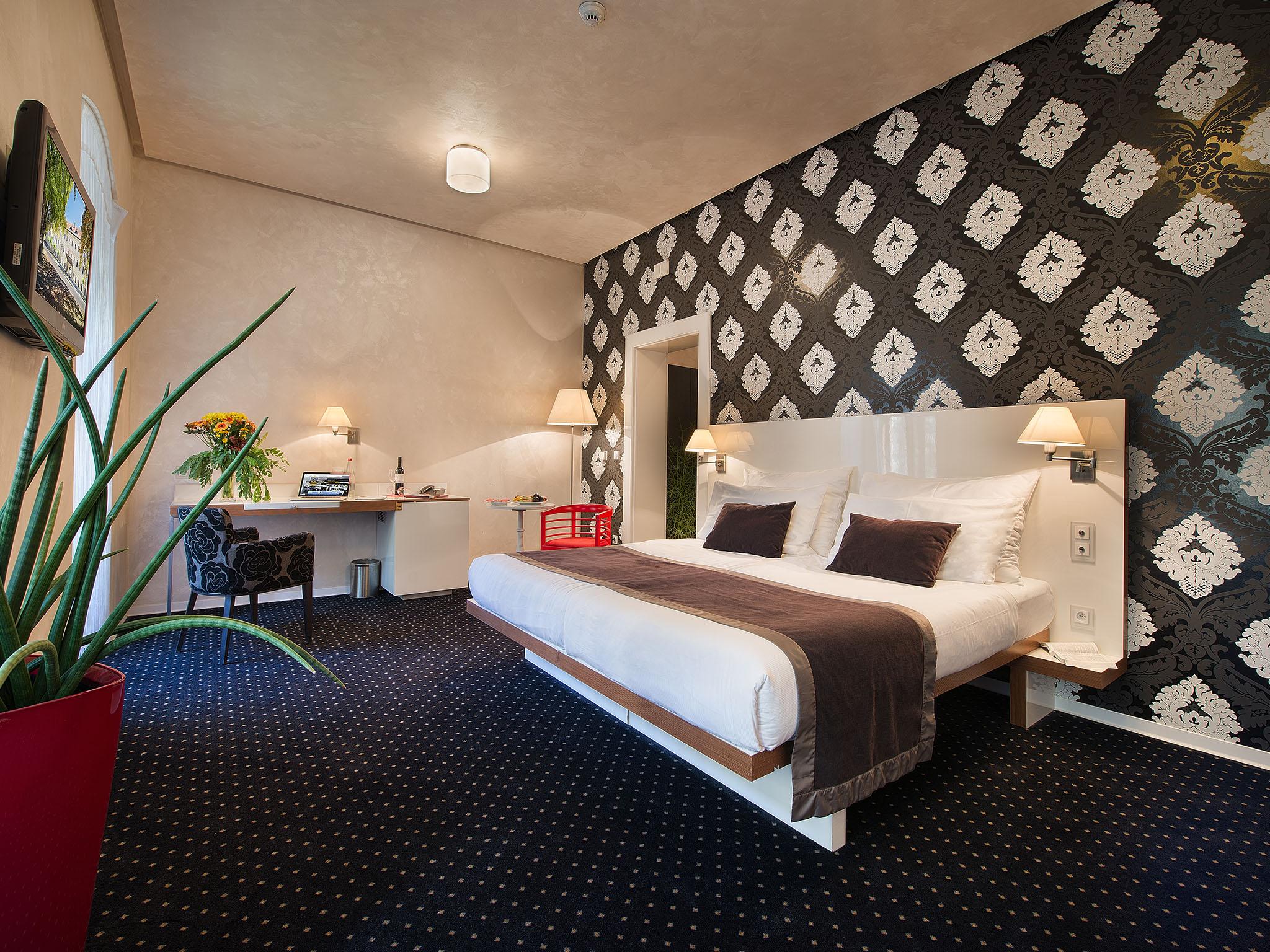 EA Hotel Tereziánský dvůr Hradec Kralove Exterior foto
