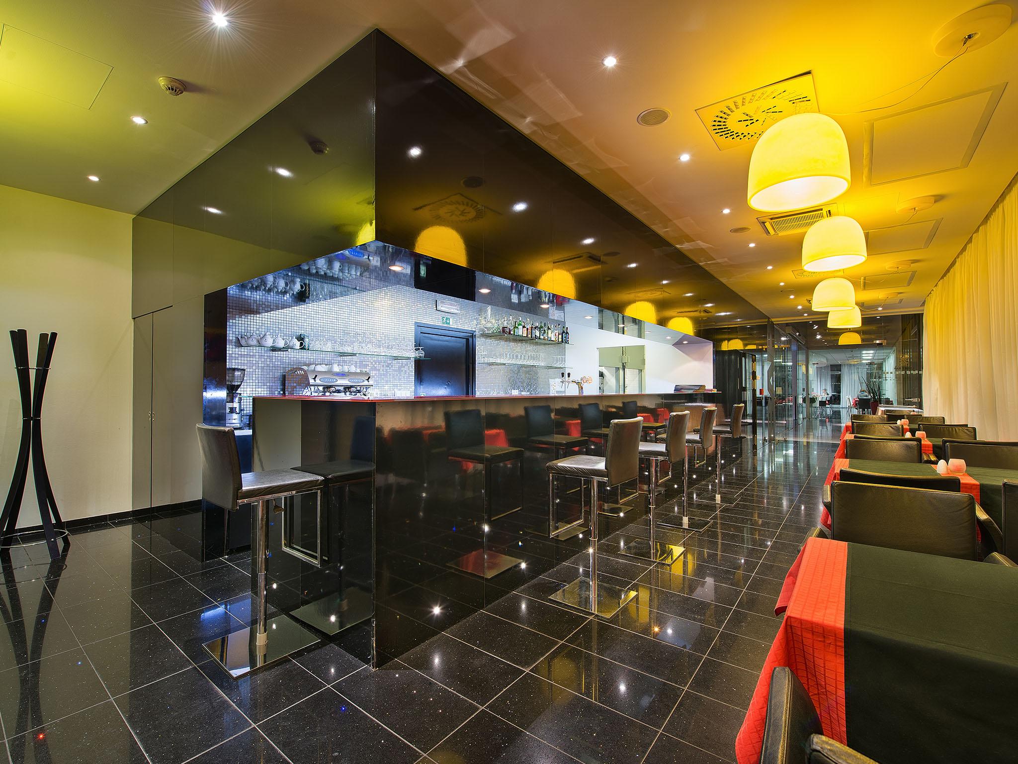 EA Hotel Tereziánský dvůr Hradec Kralove Exterior foto