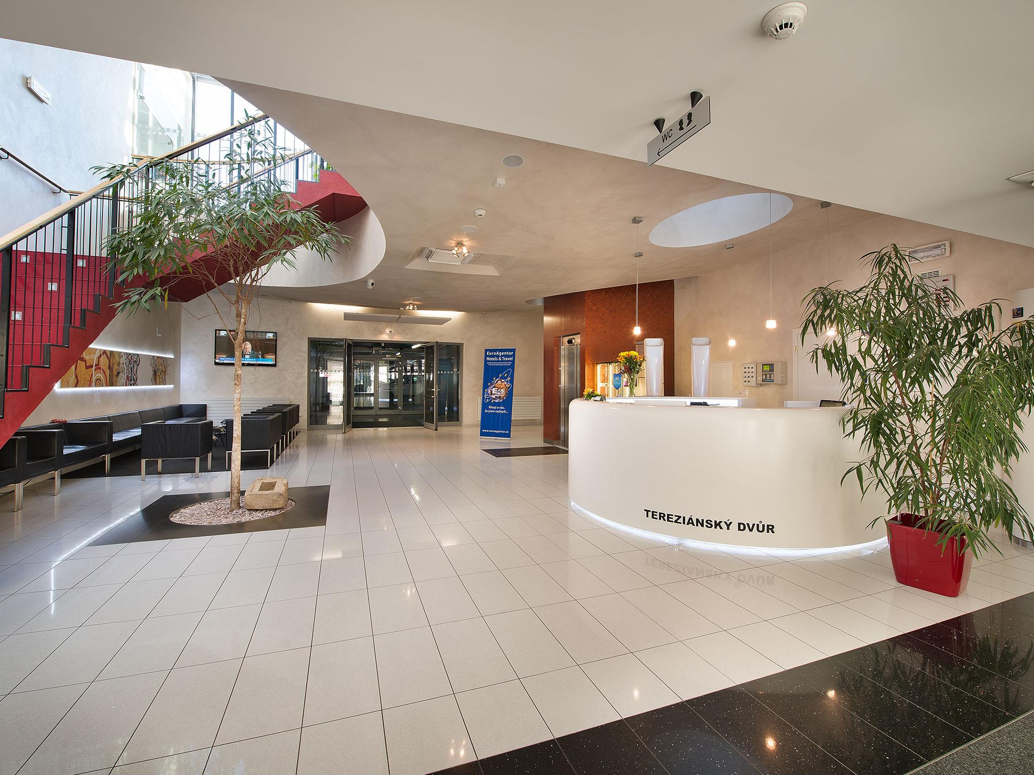 EA Hotel Tereziánský dvůr Hradec Kralove Exterior foto